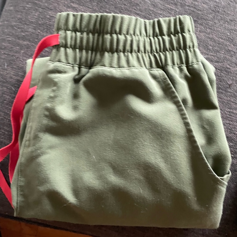 Green figs scrub pants - medium